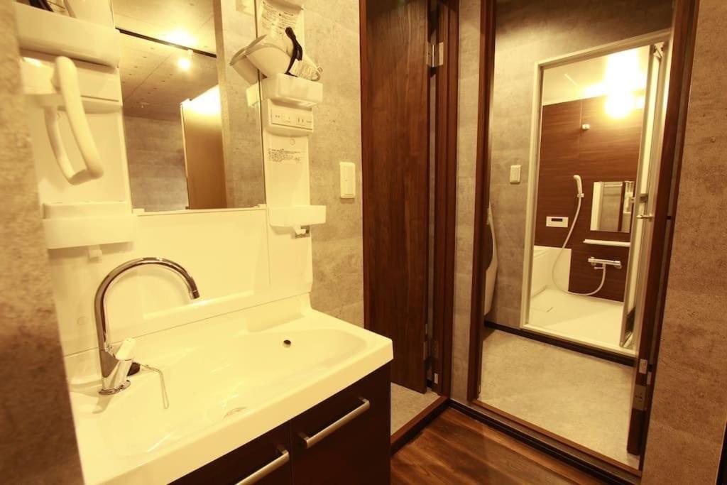 Апартаменты Shinjuku Ny House 1 Токио Экстерьер фото